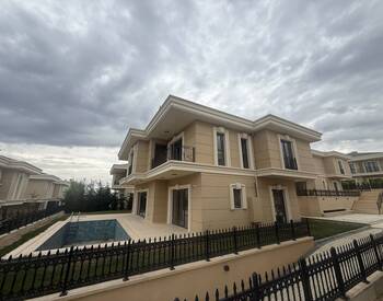 Villen Mit Pool Und Garten In Istanbul Buyukcekmece 3