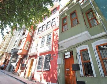 Renovated Building with Terrace and Balcony in Fatih Balat 2