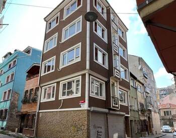 Furnished Ready to Move Building Near the Sea in Fatih Balat 1