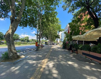 Bâtiment Avec Terrasse Près Du Métro À Istanbul Fatih 3