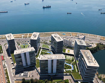 Seafront Flats in a Complex with Pool in Zeytinburnu Istanbul 1