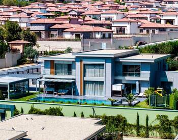 Stylish Villas with Pools for Sale in Buyukcekmece 2