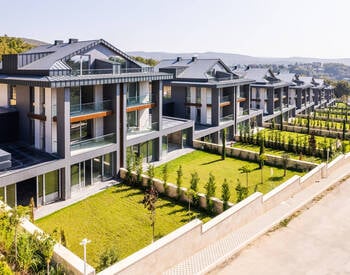 Villas Avec Jardins Isolés Dans Un Complexe À Cekmekoy Istanbul 1