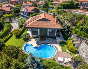 Detached Sea-view House with Pool in Istanbul Sariyer 2