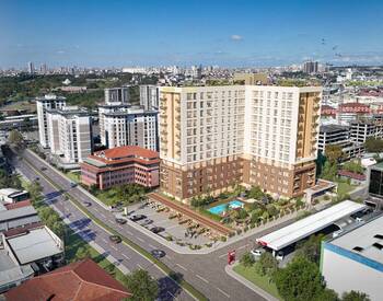 Apartments in an Extensive Complex Near Metro in Zeytinburnu 1