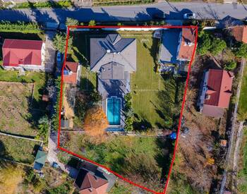 Stunning Homes in İstanbul with Private Pool and Garden 2