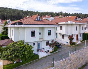 Elegant Nature View Houses for Sale in Istanbul Cekmekoy 2