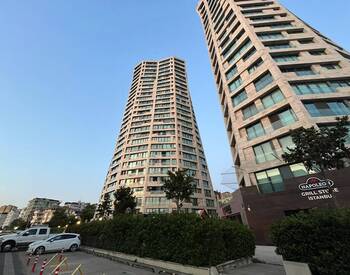 Apartment in a Complex with Pool in Maltepe 3