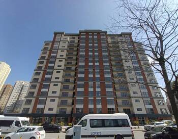 Flats with Gym and Parking Lot in İstanbul Zeytinburnu 3