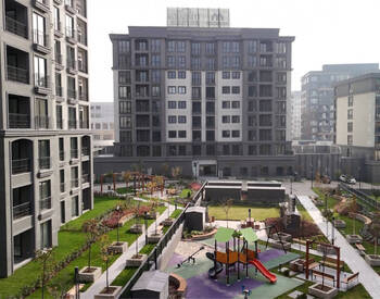 City-view Apartments with Pools and Sports Fields in Başakşehir