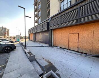 Ladenlokale In Einem Projekt In U-bahn-nähe In Başakşehir 3