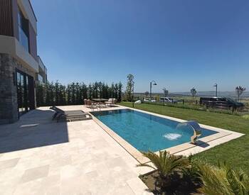 Spacious Detached Villas with Pool in Istanbul Buyukcekmece 2