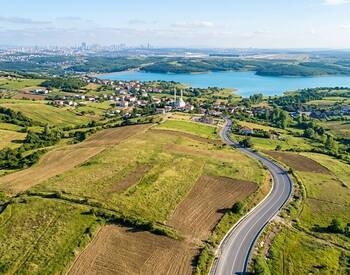 Terrain À Vendre Avec Vue Sur La Nature Et La Ville À Istanbul 1