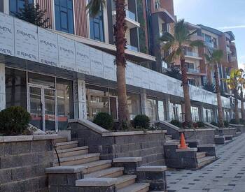 Spacious Shops in a Luxury Residential Complex in Basiskele Kocaeli 1