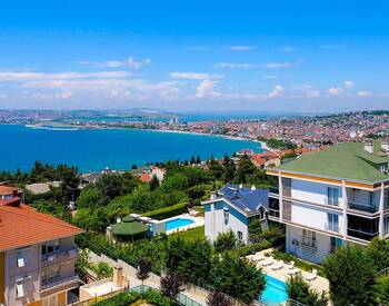 Spacious Sea View Real Estate in Buyukcekmece, Istanbul 1