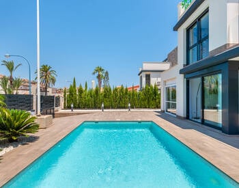 Detached Villas Close to the Beach in Guardamar Cartagena 3