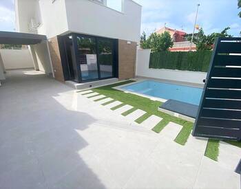 Los Alcázares Murcia'da Havuzlu ve Otoparklı Villa 2