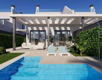 Luxury 3-bedroom Houses in A Beachfront Project in Los Alcazares 2