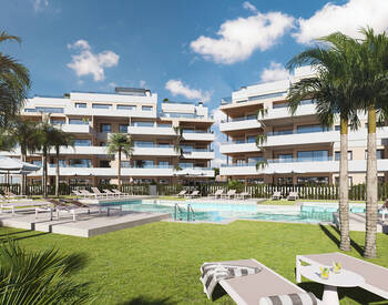 Santa Rosalía’da Geniş Teraslı ve Havuzlu Şık Daireler 1