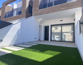Flat with a Garden Near the Beach in San Pedro 3