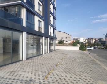 Key Ready Commercial Shop with Private Parking Lot in Bursa 1