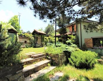 Bursa'da Eşsiz Dağ ve Doğa Manzaraları Sunan Satılık Ev 1