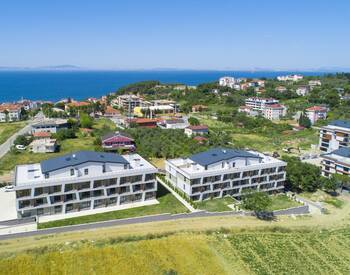Sea View Apartment Within a Complex in Yalova
