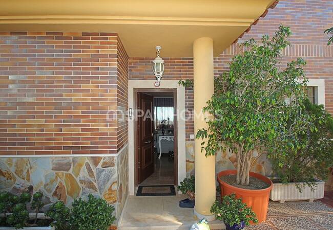 Benalmadena'da Avantajlı ve Yüksek Konumda Müstakil Villa 3