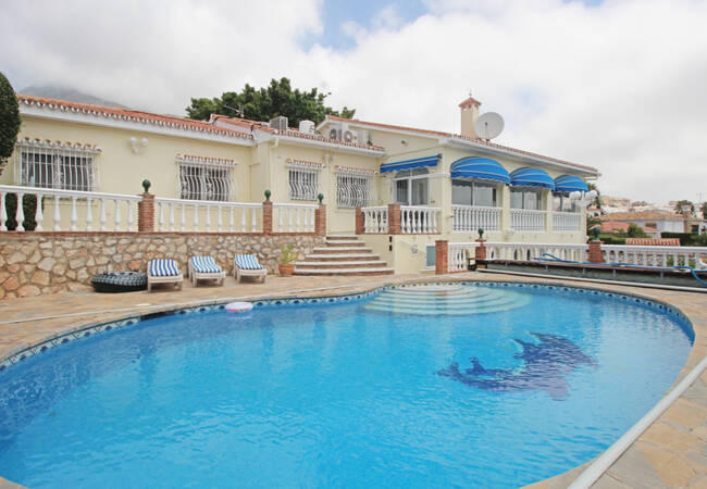Goed Gelegen Villa Met Verwarmd Zwembad In Benalmadena 1