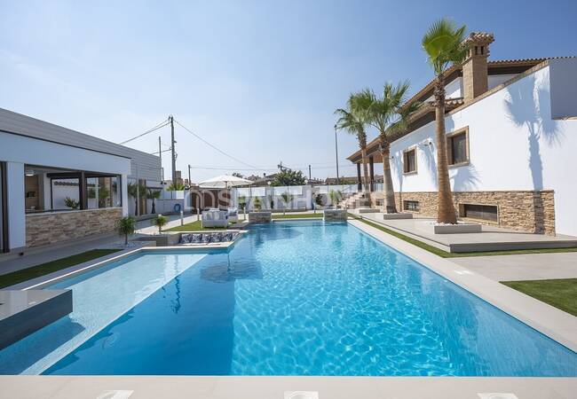 Stylish House with Luxurious and Spacious Design in Albacete 12