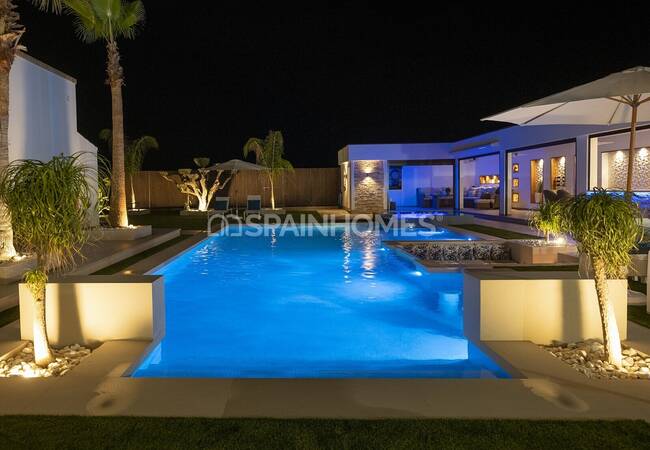 Stylish House with Luxurious and Spacious Design in Albacete 21