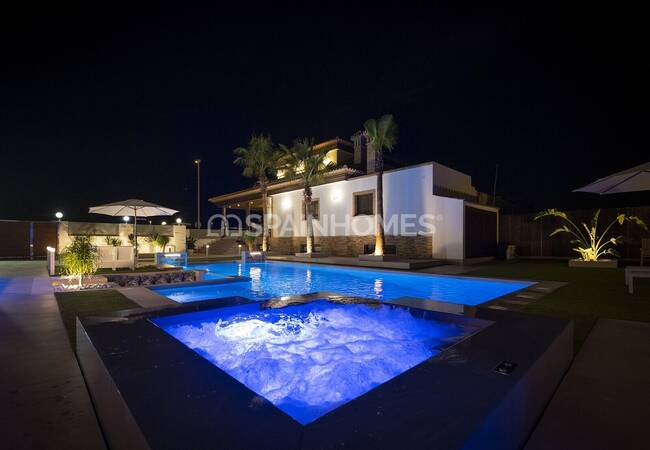 Stylish House with Luxurious and Spacious Design in Albacete 24