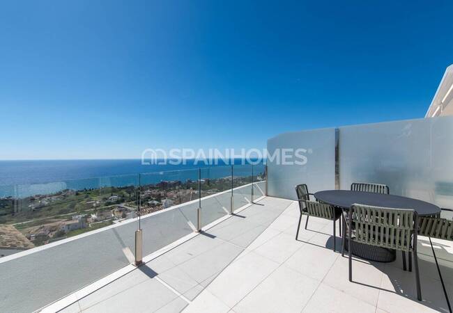 Benalmádena'da Modern Tasarımlı Aydınlık ve Geniş Daireler 1