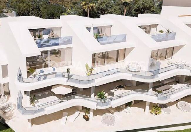 Benalmádena'da Modern Tasarımlı Aydınlık ve Geniş Daireler 10