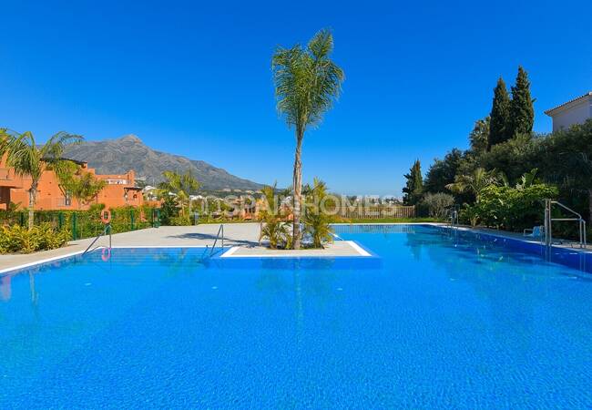 Apartments with Solarium in the Heart of the Golf Valley in Marbella 4