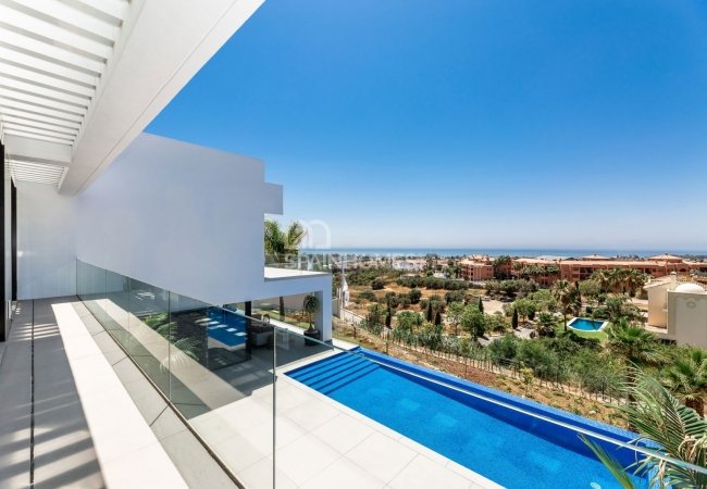 Málaga Benahavís'da Modern ve Lüks Tasarımlı Villalar 2