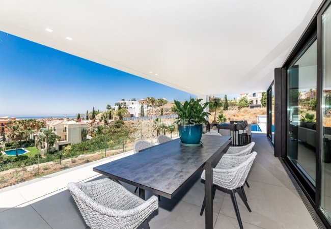 Málaga Benahavís'da Modern ve Lüks Tasarımlı Villalar 5