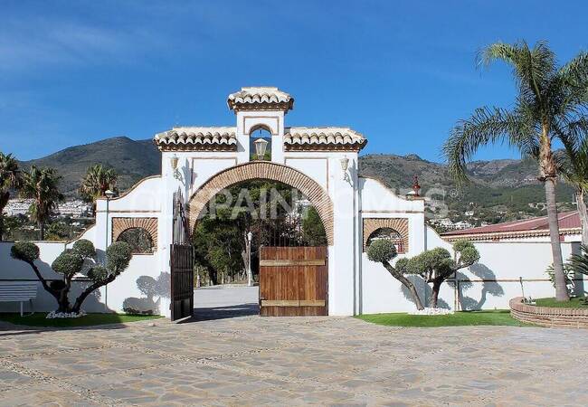 Commercial Investment Property in Benalmádena for Hotel or SPA 2