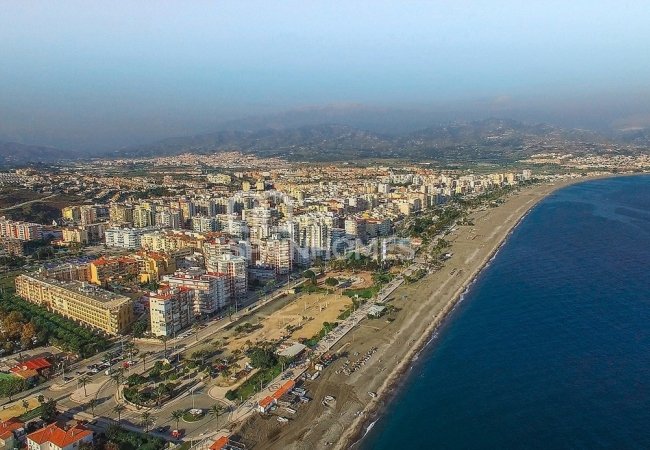 Torre Del Mar'da Son Teknolojiye Sahip Sıfır Villalar 2