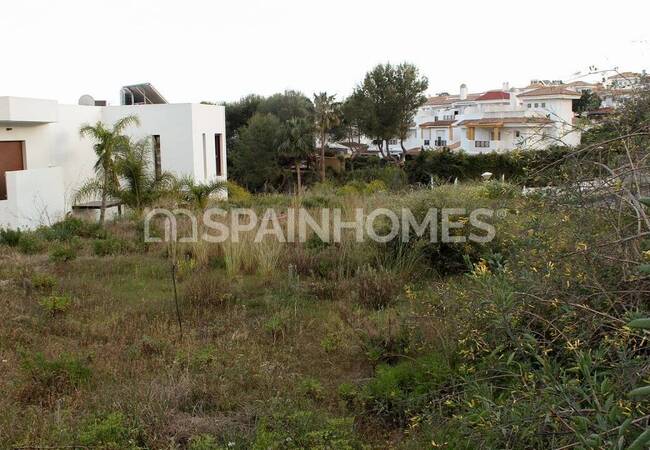 Участок Земли в Бенальмадене Недалеко от Моря и Всех Удобств 3