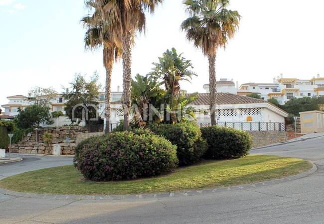 Land in Benalmádena Close to the Sea and Local Facilities 1
