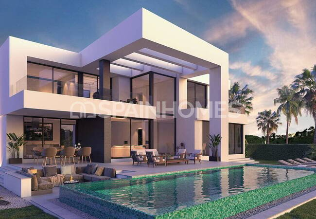 Spacious Detached Villas with Private Living Areas in Málaga 1