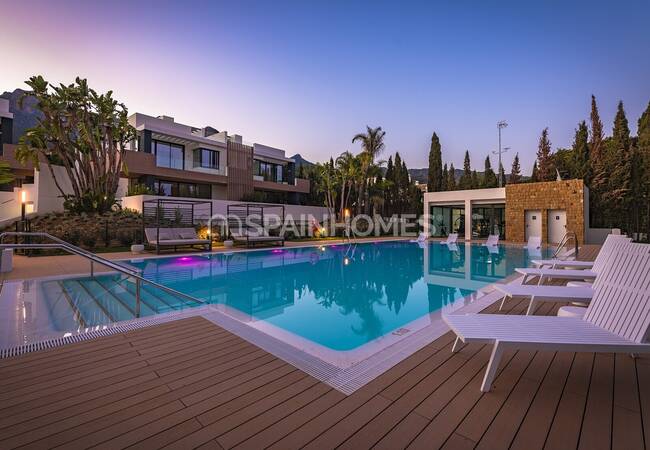 Marbella’da Özel Yüzme Havuzlu ve Bahçeli Lüks Villalar 9