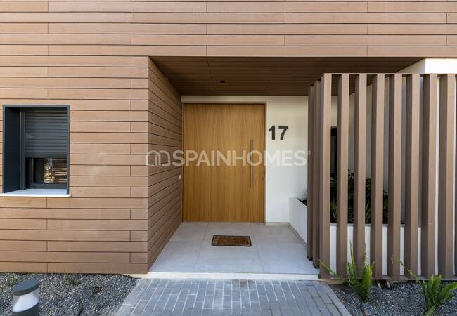 Marbella’da Özel Yüzme Havuzlu ve Bahçeli Lüks Villalar 11