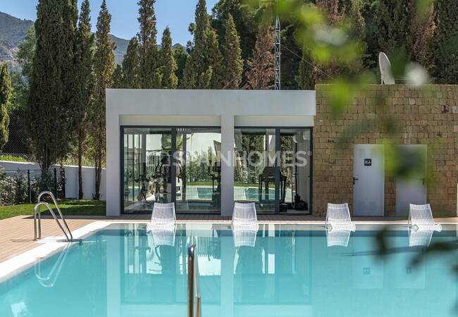 Marbella’da Özel Yüzme Havuzlu ve Bahçeli Lüks Villalar 13