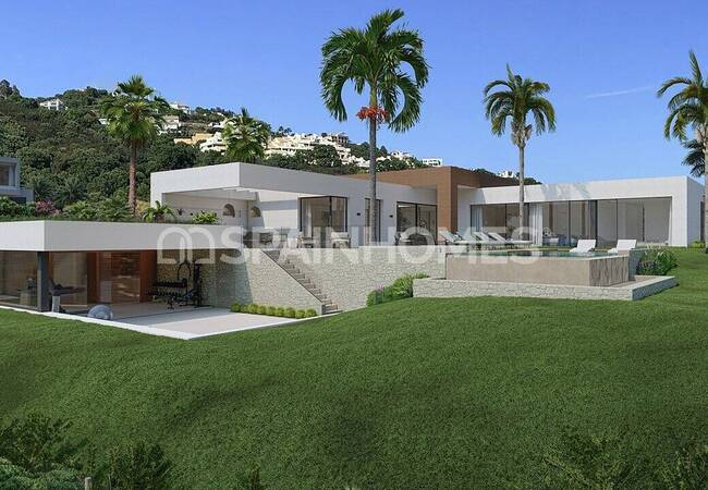 Marbella'da Modern Tasarıma Sahip Havuzlu 2 Katlı Villa 3