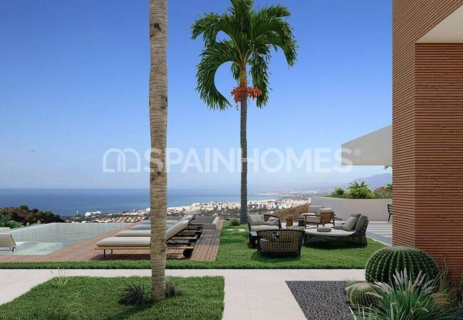 Marbella'da Modern Tasarıma Sahip Havuzlu 2 Katlı Villa 2