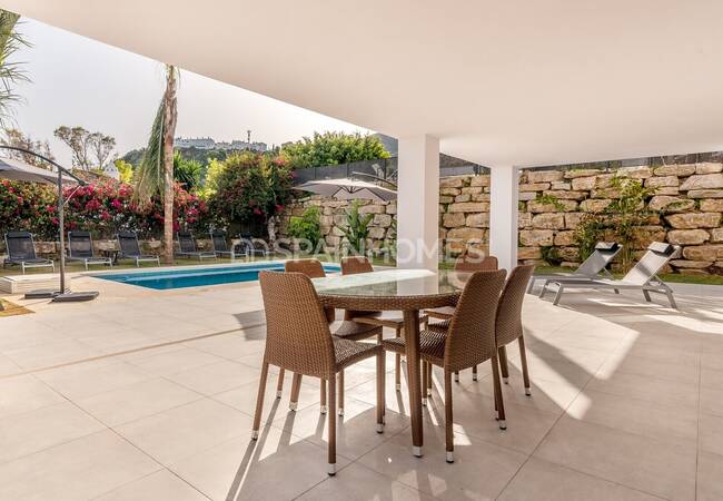 Villa De 5 Dormitorios Con Buenos Materiales En Benalmádena 6
