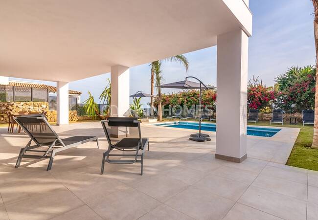 Villa De 5 Dormitorios Con Buenos Materiales En Benalmádena 7
