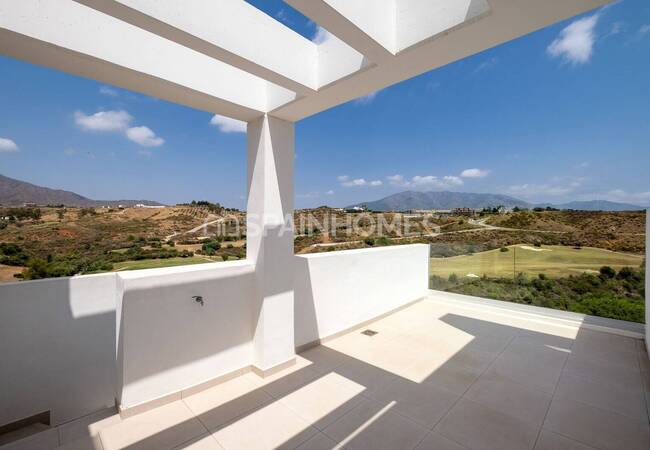 Mijas'ta Güvenlikli Site İçinde Avantajlı Konumlu Golf Daireleri 7